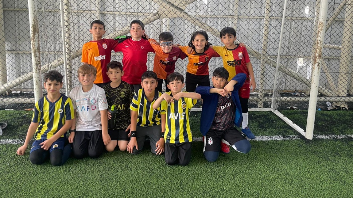 4.Sınıflar Arası Futbol Turnuvasında 4-C Sınıfı Şampiyon Oldu